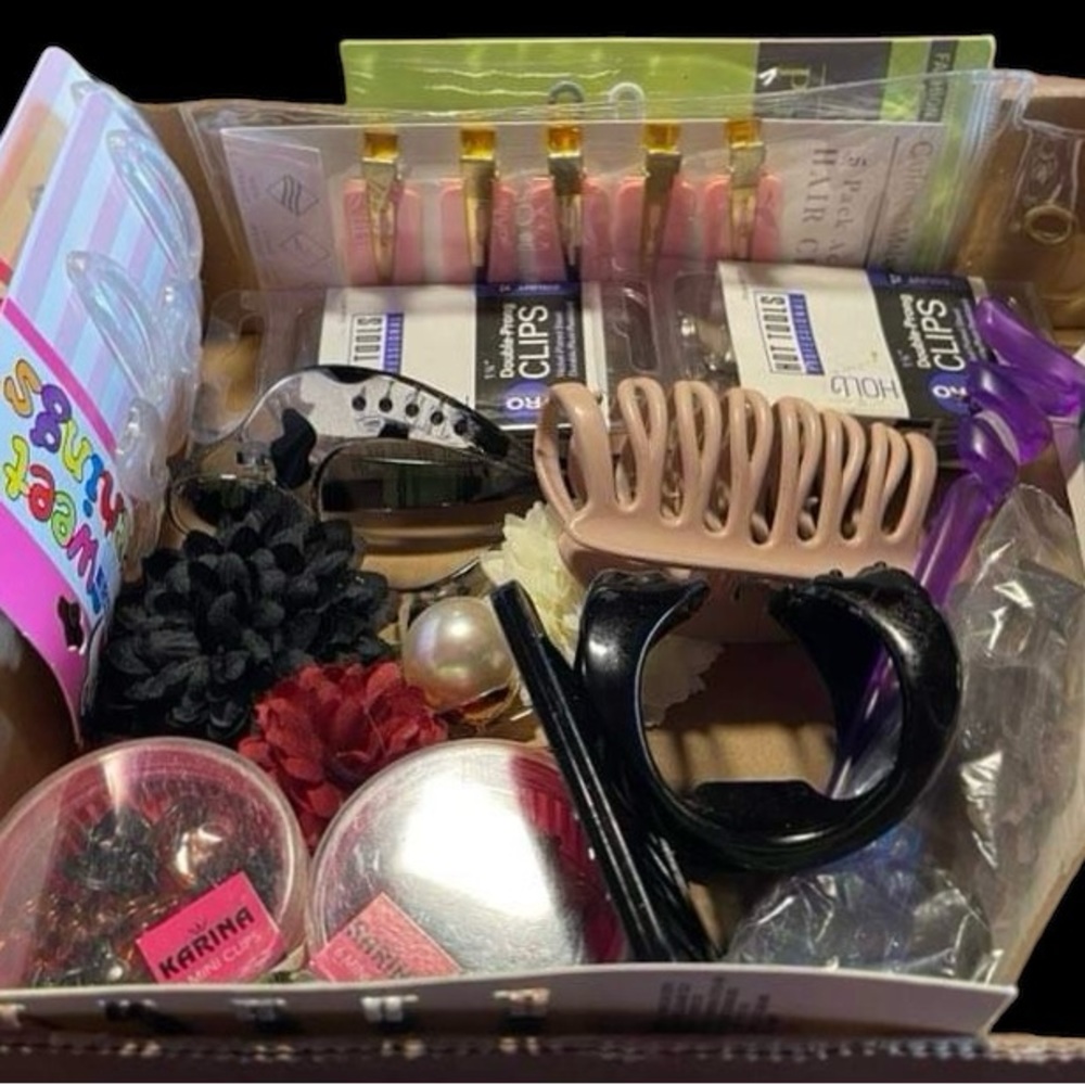 Lot  Of Hair Accessories Hair Clips, Barrettes, Claws Some New Some Preloved